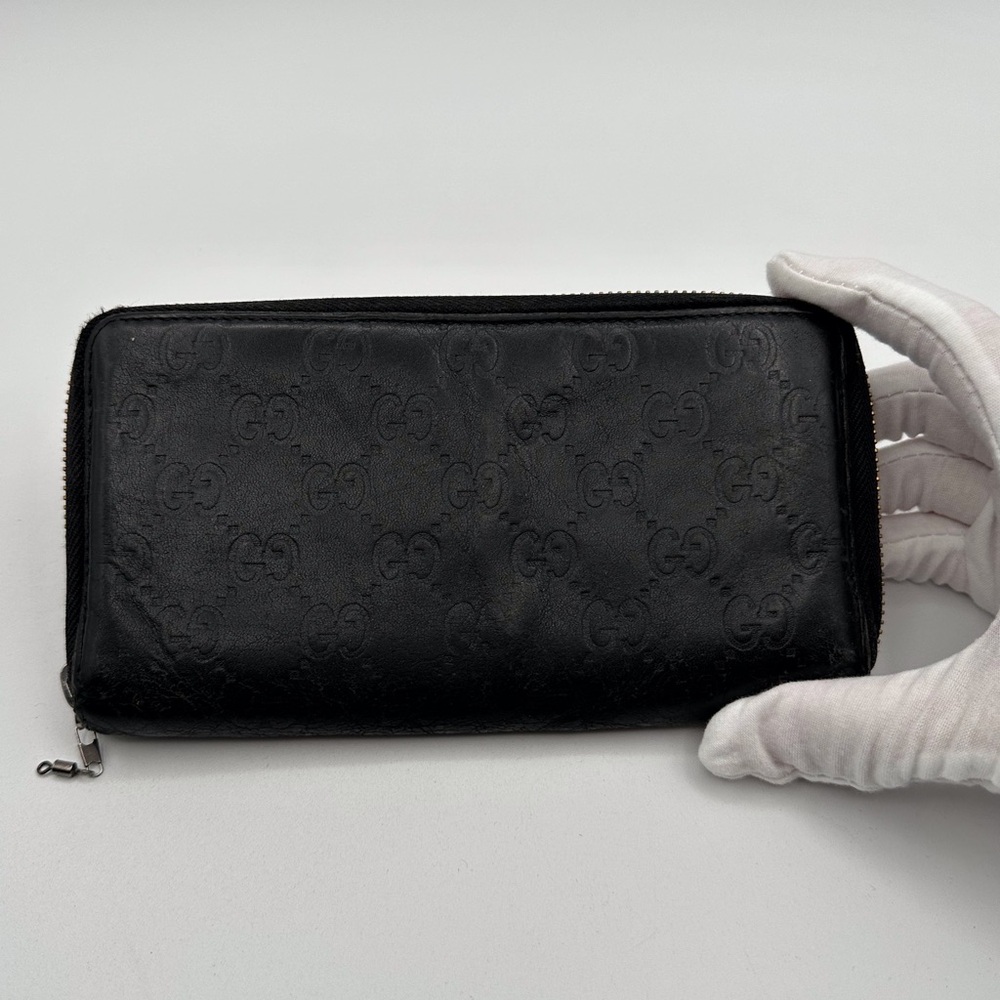 Gucci Black Zip Around Signature Leather Wallet